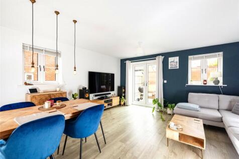 Sitting/Dining Room