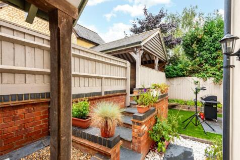 Porchway/Garden