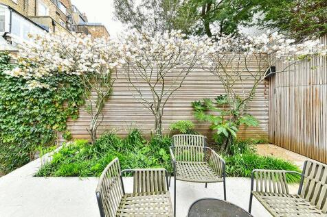 Alfresco Dining