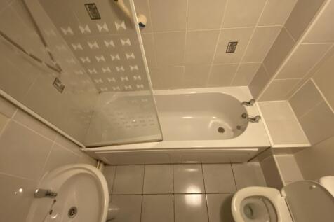 Newton house bathroo