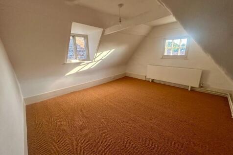 3rd floor Bedroom