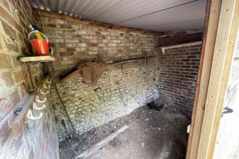 Outbuilding/Store