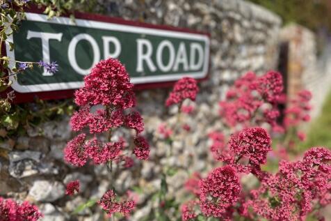 Top Road Slindon