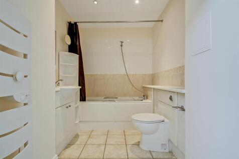 Bathroom.jpg