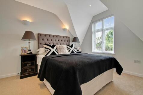 Bed 1.jpg