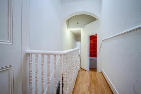 First floor landing.jpeg