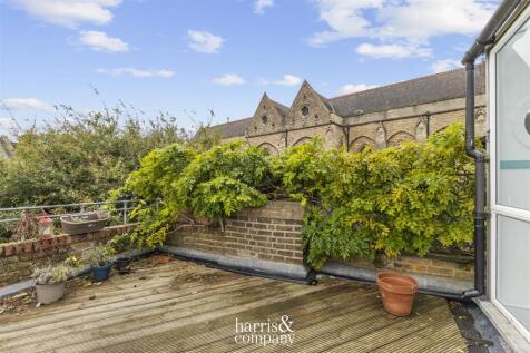 23 49 COURTHOPE RD IMGL9459.jpg