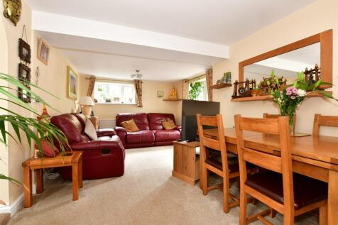 Owners Lounge/ Dining Room