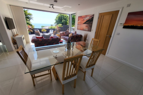 Dining Area***