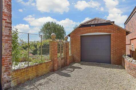 Driveway/Parking