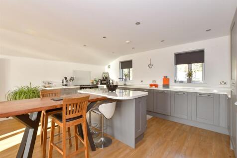 Kitchen/ Living Room