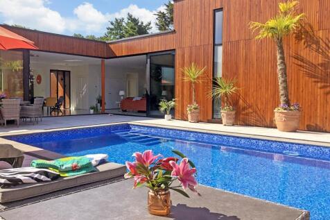 Swimming Pool*