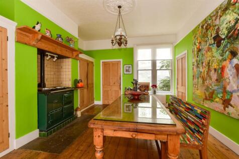 Kitchen/ Breakfast Room