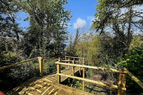 Garden Access To Beach