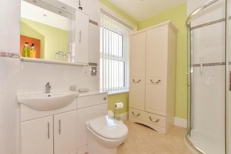 En Suite Room 5