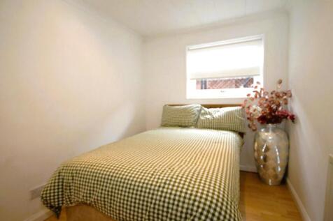 lowfield bed2.jpg