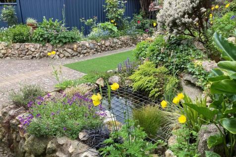 garden to rear - vendor.jpg