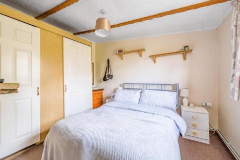 9 Annex Bed.jpg