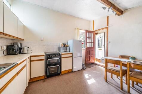 10 Annex Kitchen.jpg