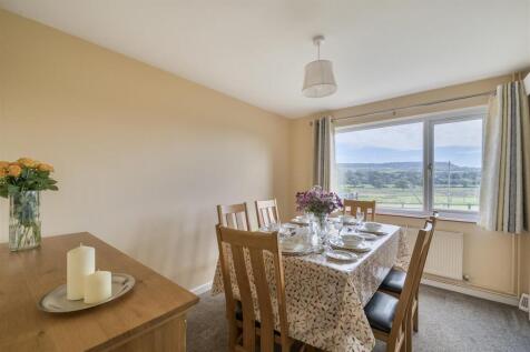 Page 5 bottom left 1358562-8-68dc149c8b6fd.jpg