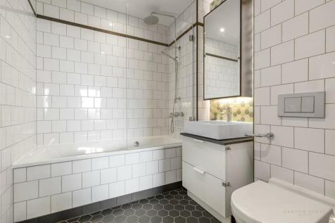 Bathroom.JPG