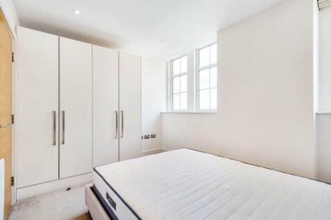 bedroom (2).jpg