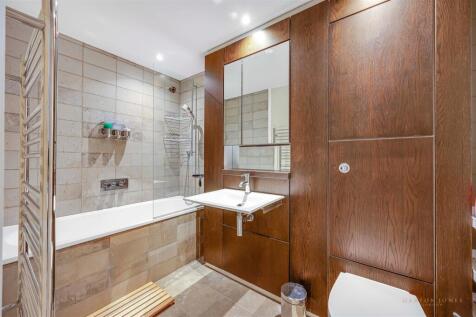 Bathroom.jpg