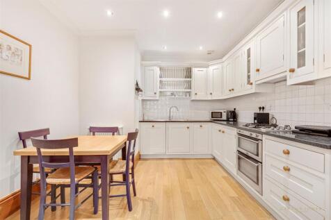 Kitchen.JPG