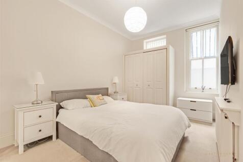 Bedroom.JPG