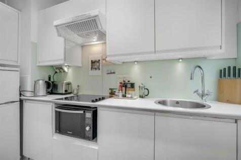 Kitchen.JPG