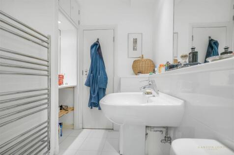 Shower Room.JPG
