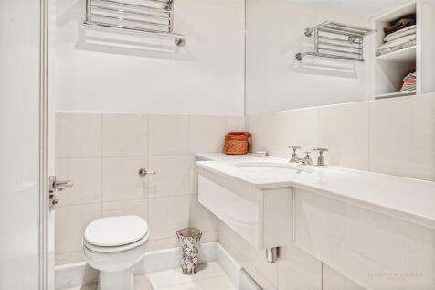 Bathroom.JPG