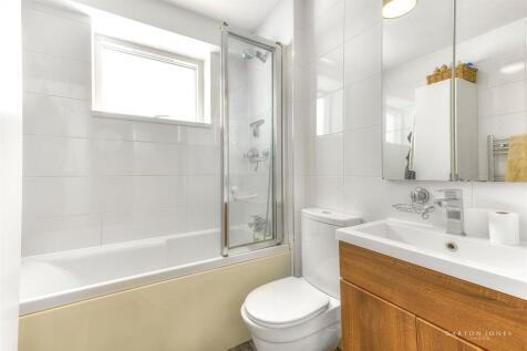 Bathroom.jpg