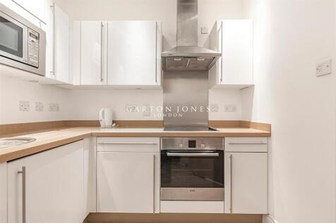Kitchen (1).JPG