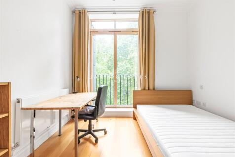 Bedroom (2).JPG