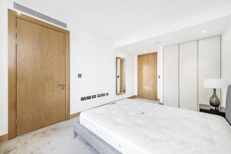 Master Bedroom (2).jpg