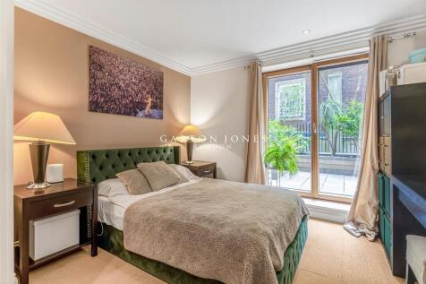 Bedroom.JPG