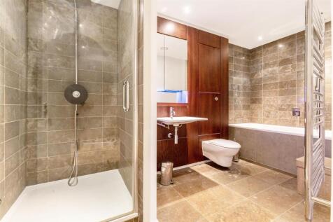 Master En-Suite