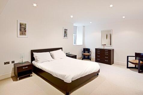 Bedroom 1.jpg