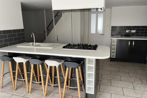 Kitchen b.JPG