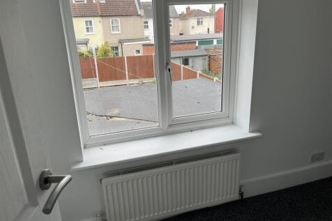 Bedroom 4a.JPG