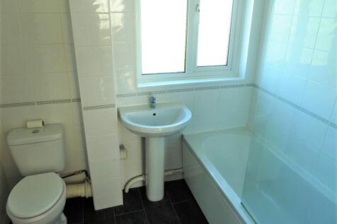 Photo Bathroom.jpg