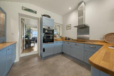 Kitchen 3.jpg