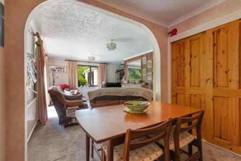 Living dining