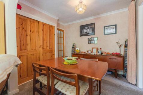 Dining room.