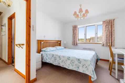 A13 - 73 Saffron Park Kingsbridge - 250811.jpg