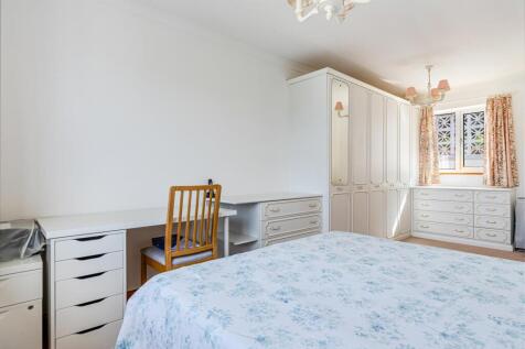 A14 - 73 Saffron Park Kingsbridge - 250811.jpg