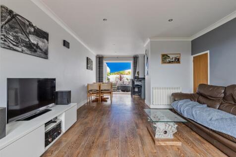 A12 - Elmwood Park Loddiswell - 250820.jpg