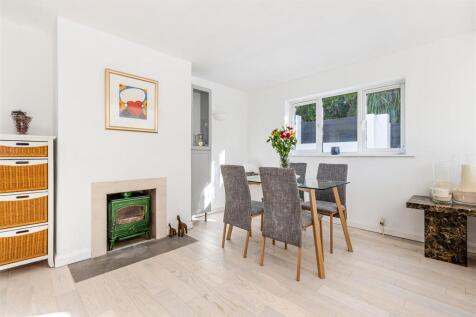 A11 - 10 Grenville Close, Stokenham - 250930.jpg