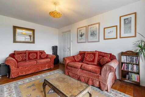 A26 - 12, Charleton Way, Kingsbridge - 251010.jpg